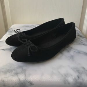 Black Flats With Bow